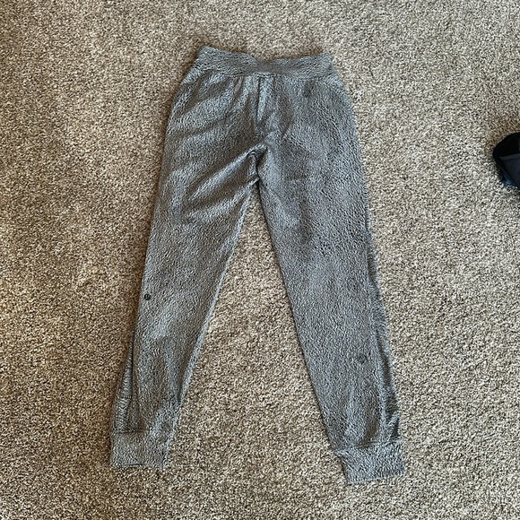 Lululemon Ready To Rulu Pant • Running Luon Spray Jacquard White Black - Picture 6 of 8